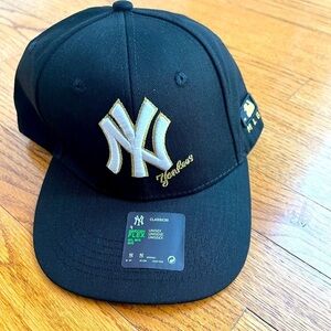 YANKEES MLB Baseball Adjustable Hat Black Brand New  Athleisure Sportswear